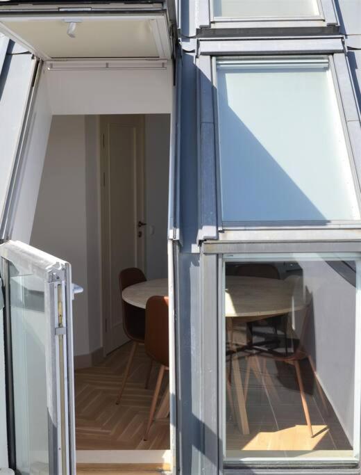 Luxury Apartment With A Balcony And View In Riga Old Town Exterior photo