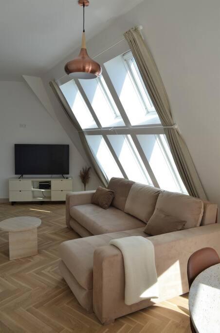 Luxury Apartment With A Balcony And View In Riga Old Town Exterior photo