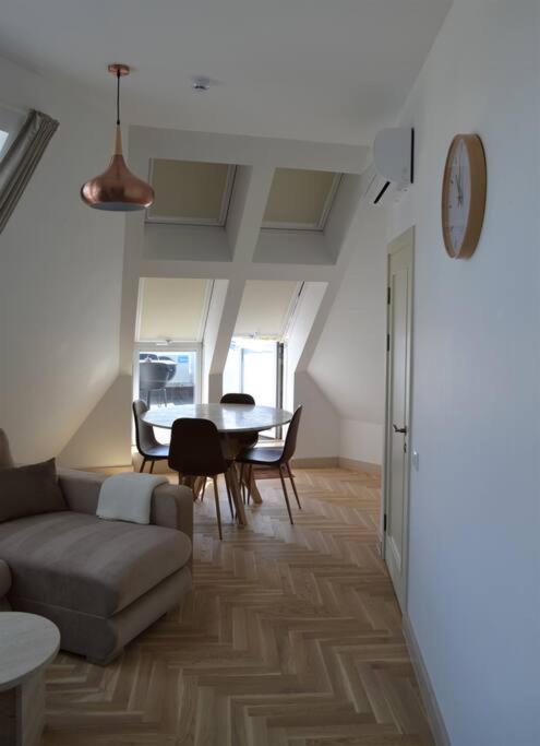 Luxury Apartment With A Balcony And View In Riga Old Town Exterior photo