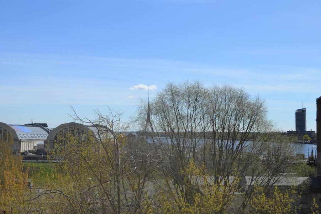 Luxury Apartment With A Balcony And View In Riga Old Town Exterior photo