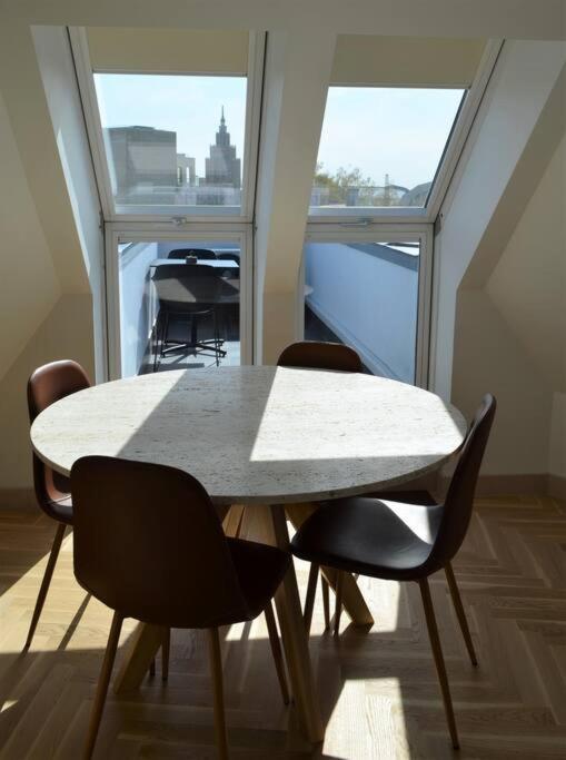 Luxury Apartment With A Balcony And View In Riga Old Town Exterior photo