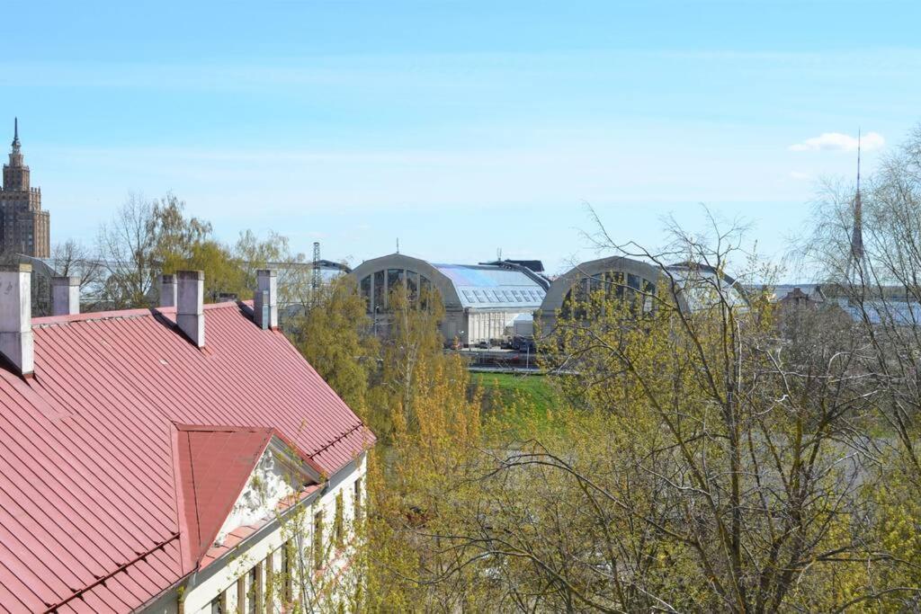 Luxury Apartment With A Balcony And View In Riga Old Town Exterior photo